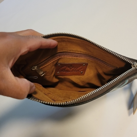 Patricia Nash NWT Cassini Wristlet Cluch. - Picture 8 of 14